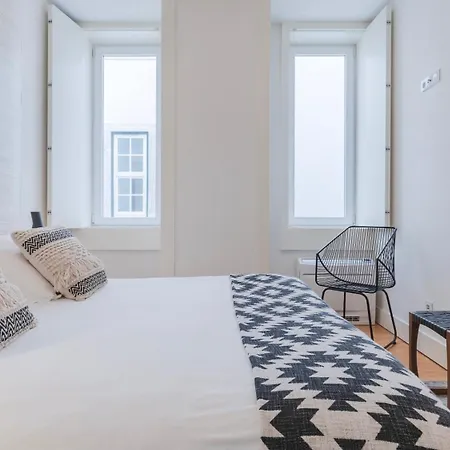 Downtown By The River By Lovelystay Лиссабон