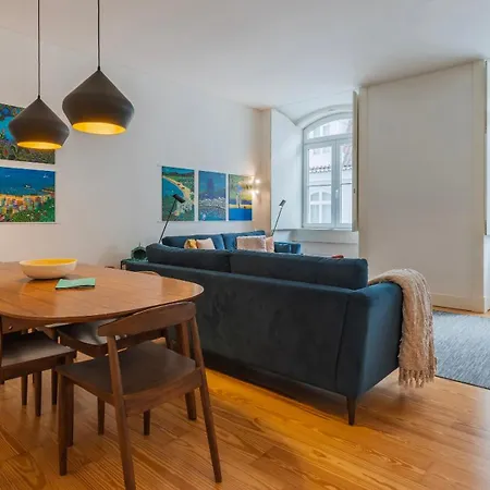 Downtown By The River By Lovelystay *