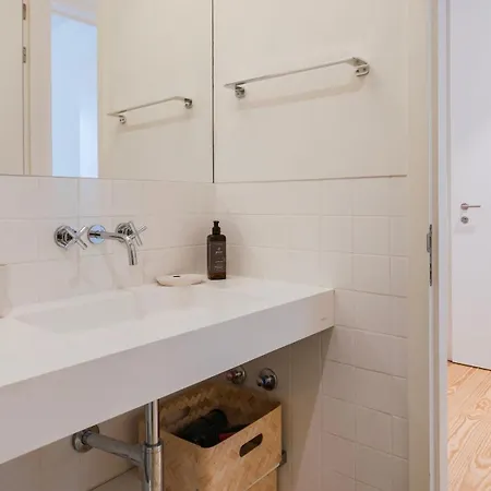 Downtown By The River By Lovelystay