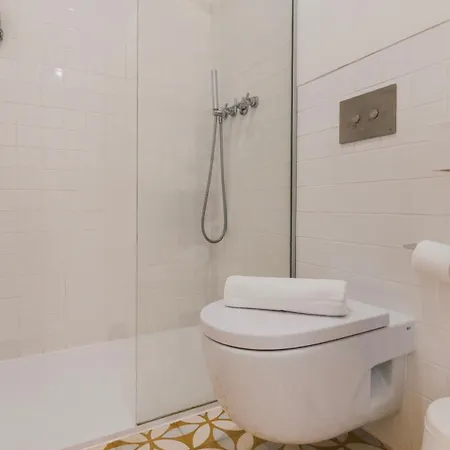 公寓 Downtown By The River By Lovelystay